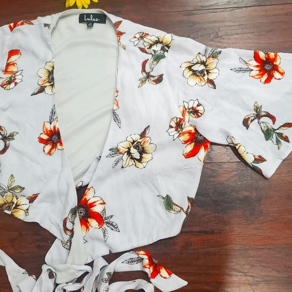 LULUS TIGHT FRONT CROP TOP 🌟💙 - Picture 4 of 9